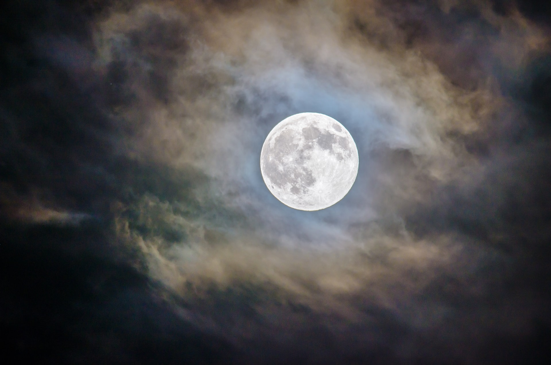 DC Ghost Tour: Take a Walk Through DC’s Dark Side